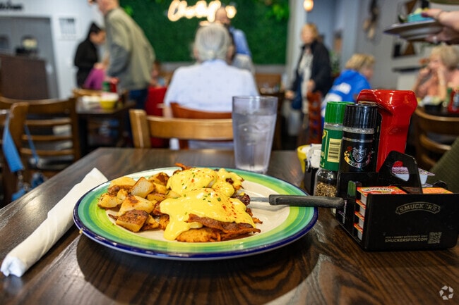 Residents of Camden Lakes love the breakfast menu at Blu Jelly nearby.