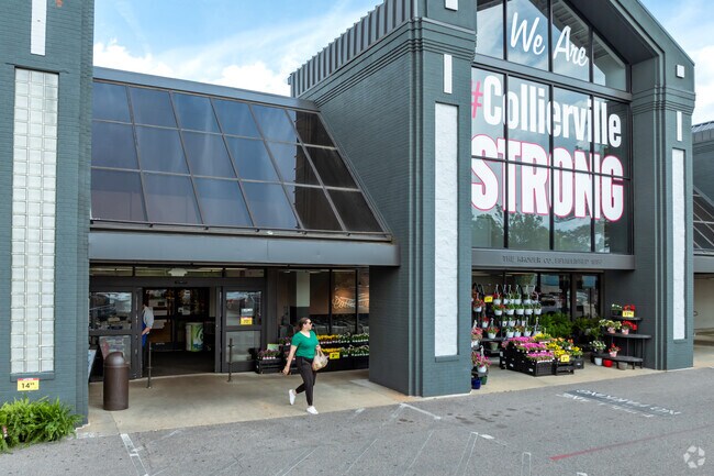 Located just west of Piperton, visit Kroger in Collierville for all your daily necessities.