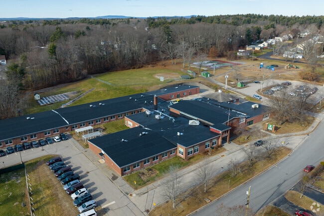 Horne Street Elementary School is a public school that serves students K-4 in Strafford County.