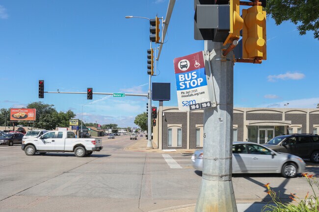 Take the bus from Garfield to the greater Sioux Falls area.