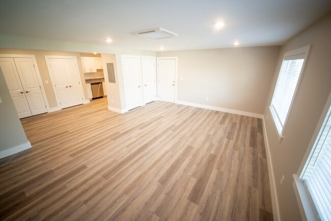 Landings at Aquidneck Crossing, Middletown, RI 02842 - photo 4