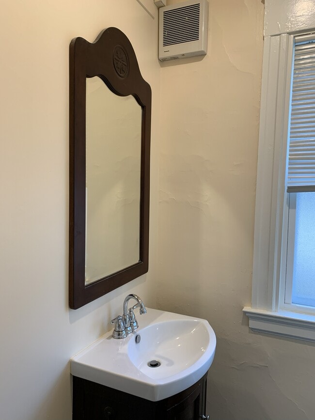 64 Santa Clara Ave unit 1, Oakland, CA 94610 - photo 5