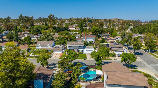 Sunny Hills area of Fullerton has beautiful homes on the sloping hillsides.