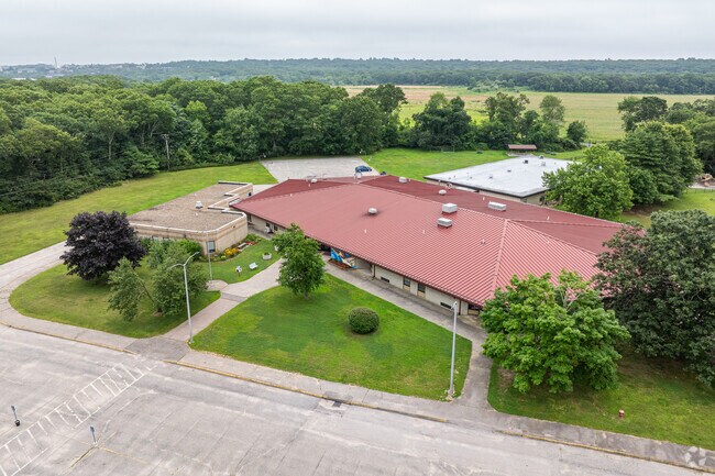 Visit West Kingston Elementary School today and book your teacher-parent introductory meeting.