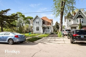 374 Jay St, Elgin, IL 60120