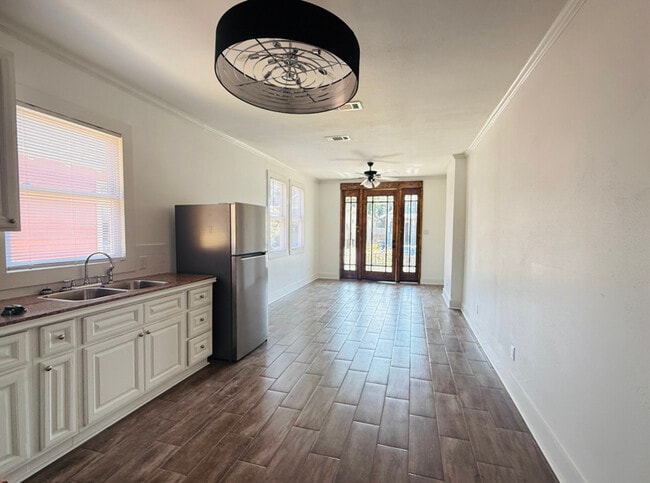 617 S Solomon St unit 617 South Solomon St, New Orleans, LA 70119 - photo 5