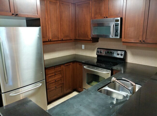 Villa Vicenza unit 5123, San Diego, CA 92122 - photo 3