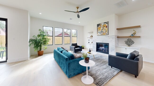 614 Eleanor St, Houston, TX 77009 - photo 3