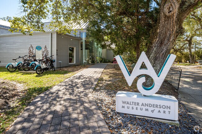 The Walter Anderson Museum of Art sit along historic Washington Ave near golf Hills.