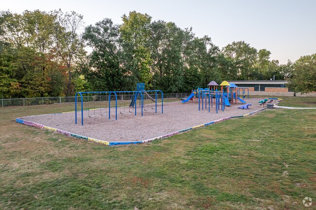 Lincoln Elementary School has many extracurricular activities.