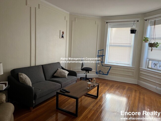 94 Maple St unit 1, Malden, MA 02148 - photo 3