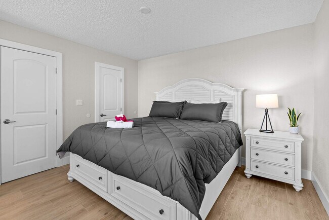 5800 Bonita Beach Rd SW unit FL4-ID1352874P, Bonita Springs, FL 34134 - photo 6