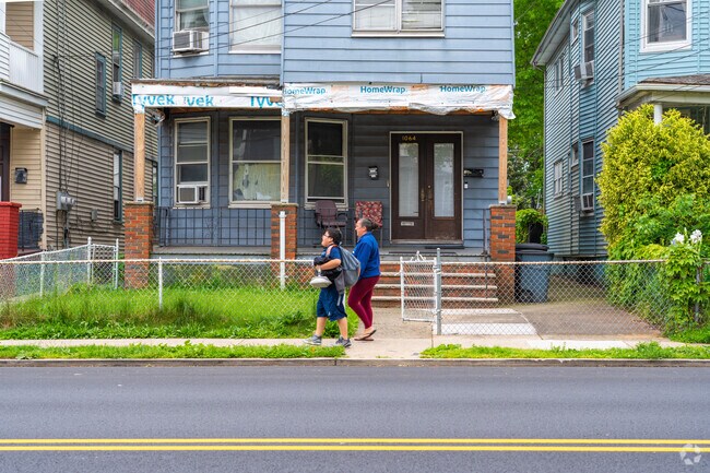 North End is a walkable neighborhood; residential areas are well-situated to parks and eateries.