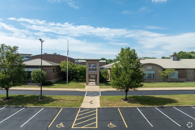 The Labrae Intermediate School shares a campus with the middle school and high school.