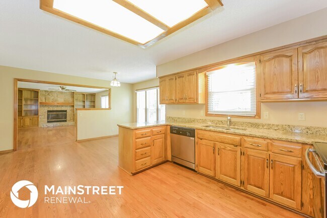 11531 S Lennox St, Olathe, KS 66061 - photo 6
