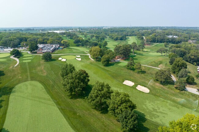 Omaha Country Club, founded in 1899, offers Wood Bridge residents an 18-hole course.