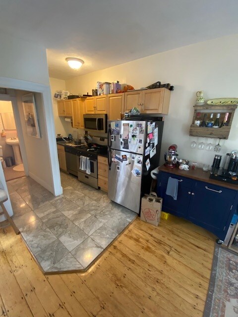 1060 Beacon St unit 3, Brookline, MA 02446 - photo 2