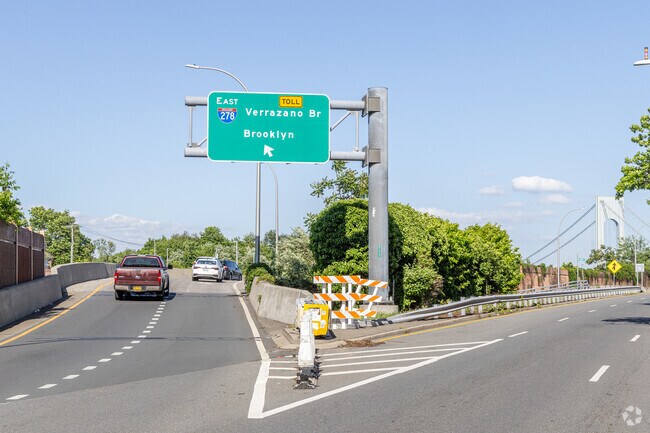 Stapleton is less than 15 minutes from the Verrazano Bridge and the I278.