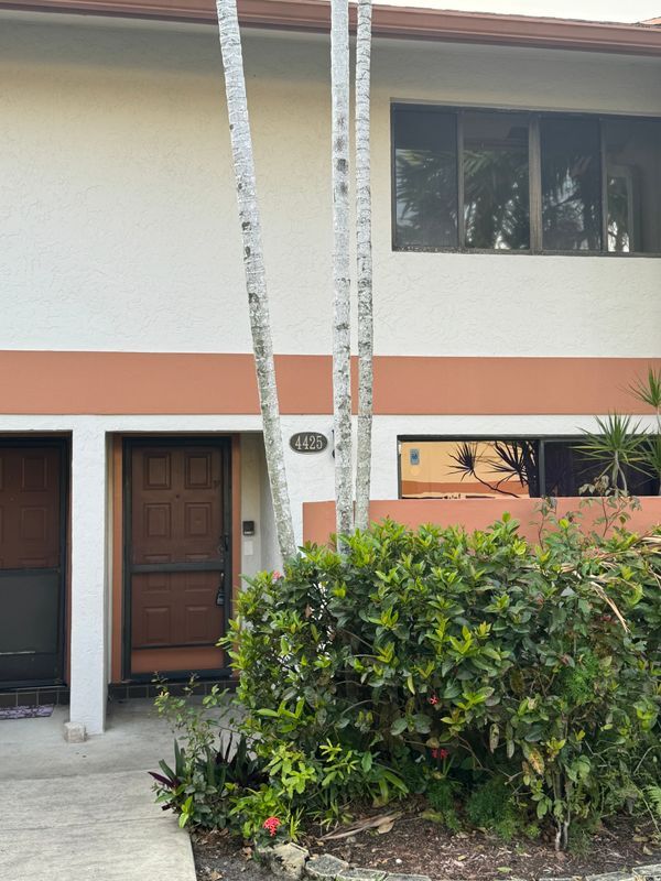 4425 SW 70th Terrace, Davie, FL 33314