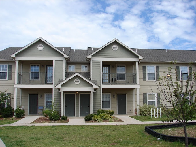 Huntington Falls, Ardmore, OK 73401 - photo 1