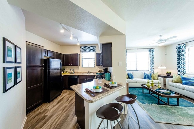 CHANDLER APARTMENT HOMES, Las Vegas, NV 89139 - photo 2