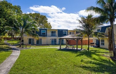 Pelican Pointe, Boynton Beach, FL 33435 - photo 2