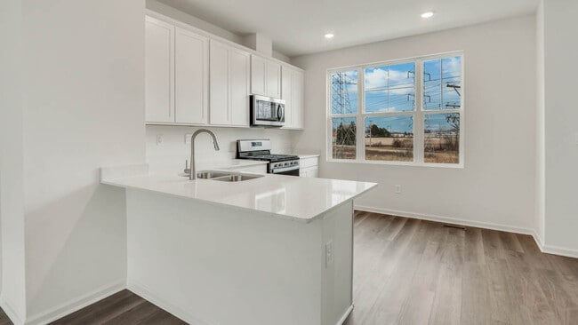 567 Yosemite Way, Mundelein, IL 60060 - photo 3