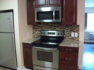 2 Brook Rd, Salem, NH 03079