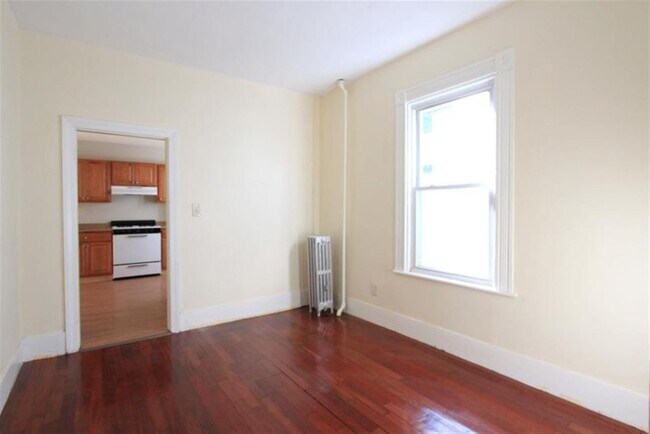 569 Main St unit 569, Medford, MA 02155 - photo 4