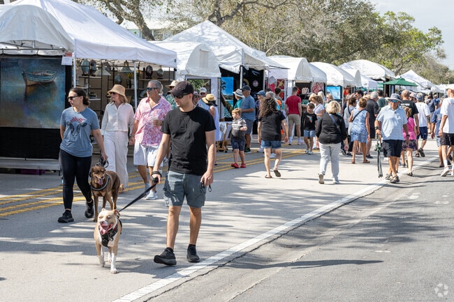 Hobe Sound Festival of the Arts is held yearly in the first week of February.