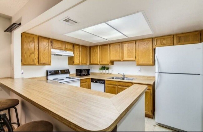 1645 W Baseline Rd, Mesa, AZ 85202 - photo 5