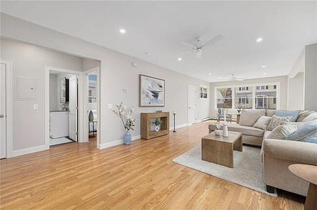 146 Evergreen St unit 148 Evergreen St, Providence, RI 02906 - photo 5