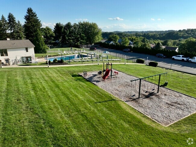 Hunter's Point is a local play area and green space in the Franklin Park neighborhood.