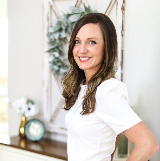 Jaclyn John | Real Estate Agent in Algonquin, IL - Homes.com