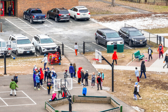 Stonebridge Elementary school’s minority student enrollment is 12%.