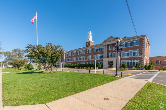 The teacher population of 109 teachers has grown by 9% over five years at LMS.