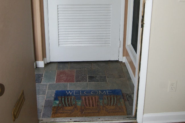 7514 Spring Lake Dr, Bethesda, MD 20817 - photo 4