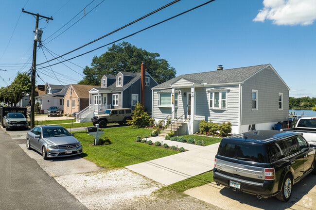 Many streets in Edgemere are a mix of several home styles.