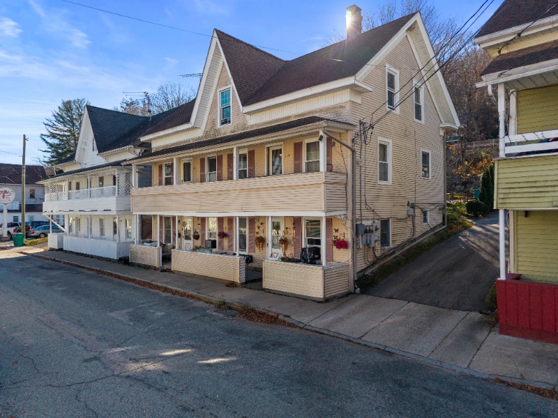 121-121 High St unit 121 High St, Sprague, CT 06330 - photo 1