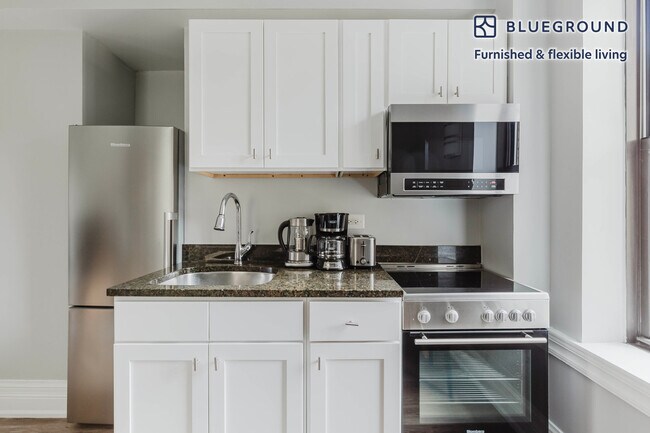 240 W 73rd St unit FL9-ID1546, New York, NY 10023 - photo 5