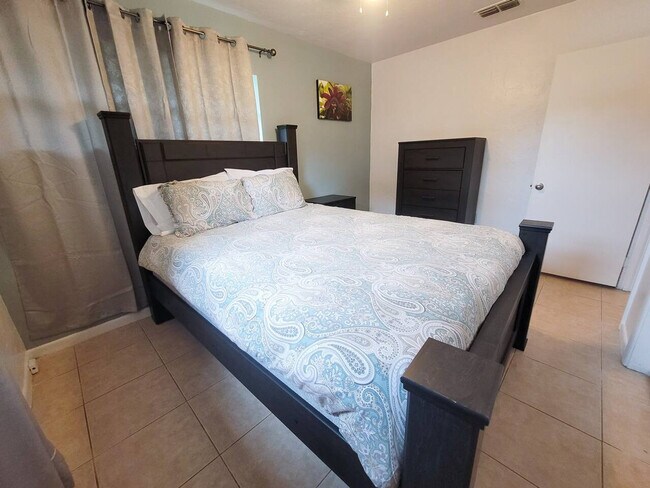 735 SE 4th Ave unit ID1359108P, Gainesville, FL 32601 - photo 6