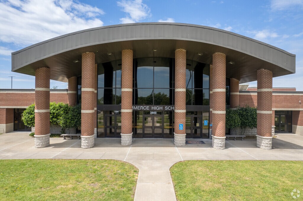 Commerce High School exude excellence in education where students thrive in Commerce, TX.