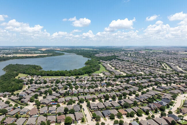 Living in Paloma Creek means having quick access to Lewisville Lake for boating and fishing.