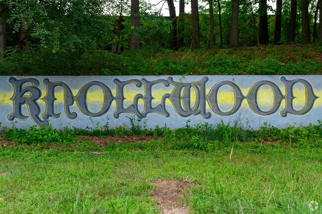 Knollwood Park is a large park located in the center of the neighborhood.