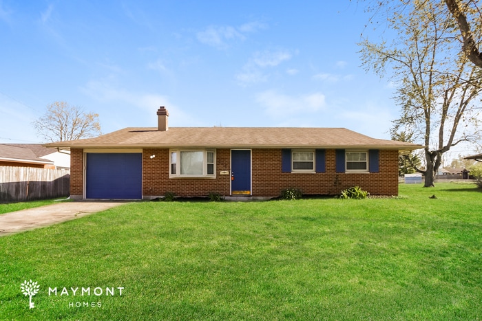 208 Silverstone Dr, Englewood, OH 45322 - photo 1