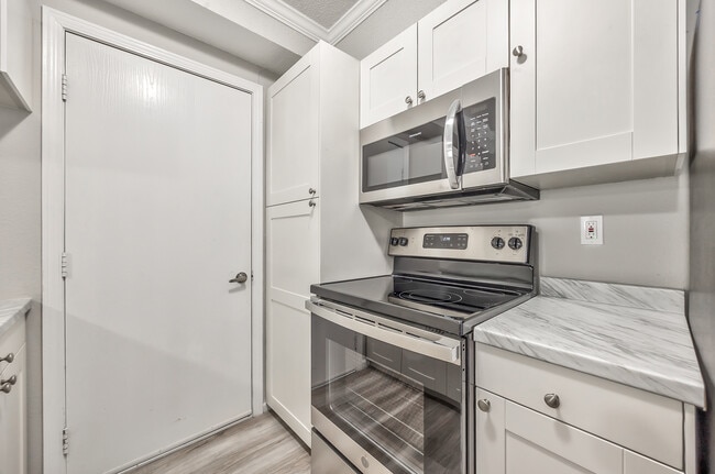 1489 E 120th St, Olathe, KS 66061 - photo 3