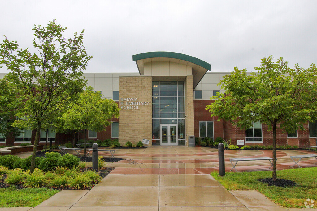 Batavia Elementary School building in Outer Clermont County.