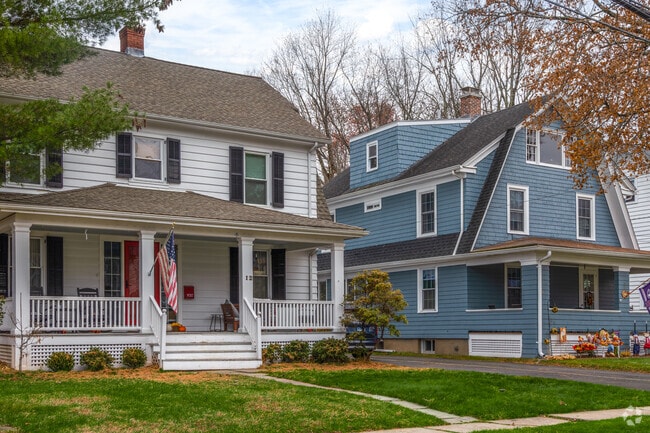 Find your special place in Farmington East.