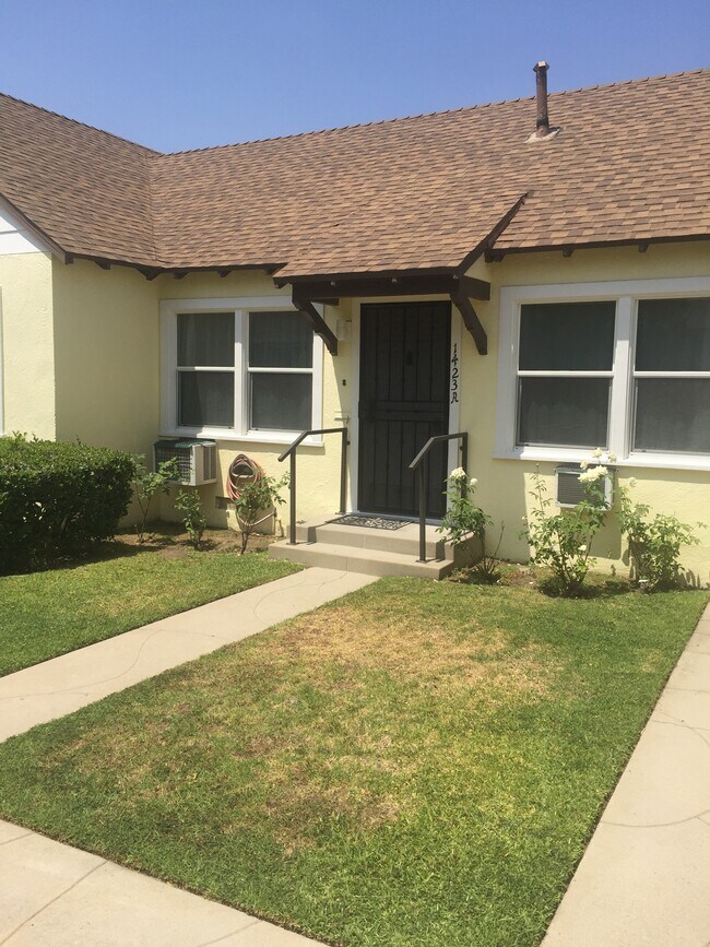 1423 Barrington Way unit A, Glendale, CA 91206 - photo 2