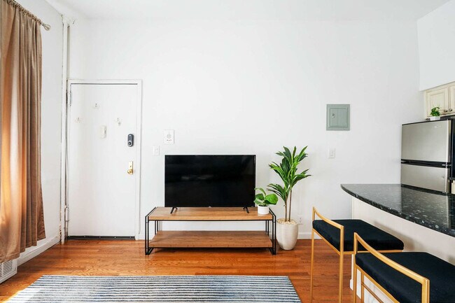 240 E 26th St unit FL2-ID1021846P, New York, NY 10010 - photo 6